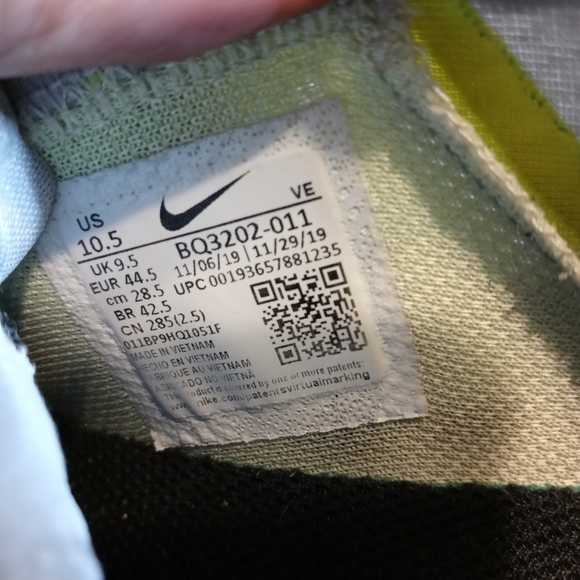 Nike Zoom Gravity Grey Fog Volt Running Shoe BQ3202-011 Men's Size 10.5 311pm - Picture 9 of 11